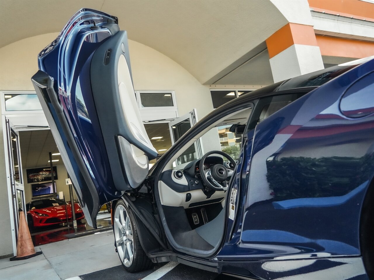 2020 McLaren GT   - Photo 22 - Bonita Springs, FL 34134