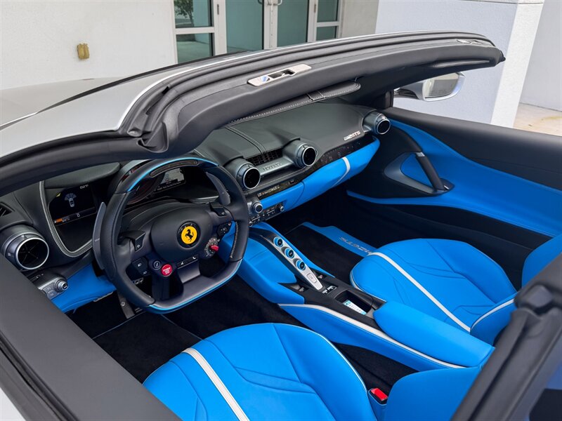 2023 Ferrari 812 GTS   - Photo 2 - Bonita Springs, FL 34134