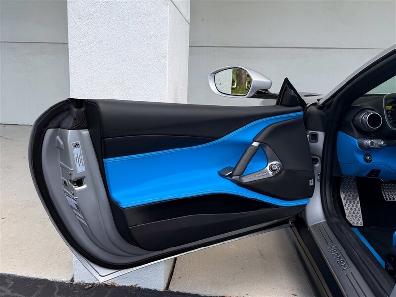 2023 Ferrari 812 GTS   - Photo 24 - Bonita Springs, FL 34134
