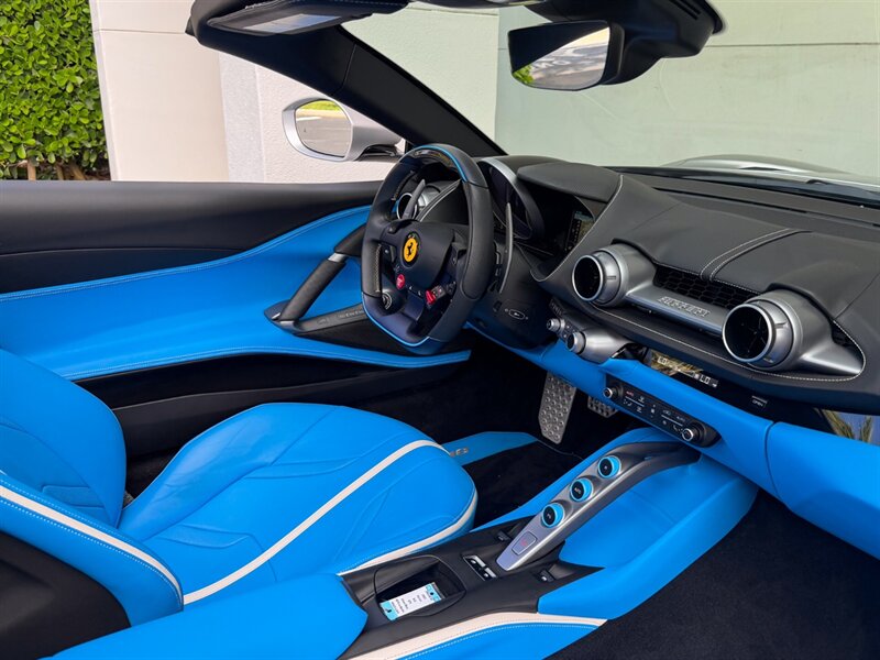2023 Ferrari 812 GTS   - Photo 31 - Bonita Springs, FL 34134