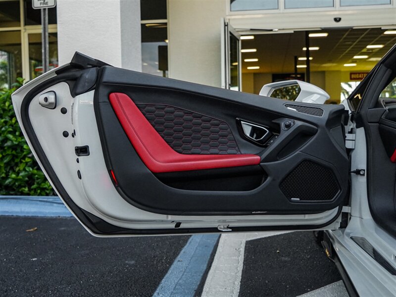 2017 Lamborghini Huracan LP 610-4 Spyder - Photo 25 - Bonita Springs, FL 34134