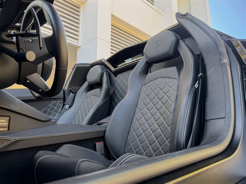 2016 Lamborghini Aventador LP 700-4  Roadster - Photo 28 - Bonita Springs, FL 34134