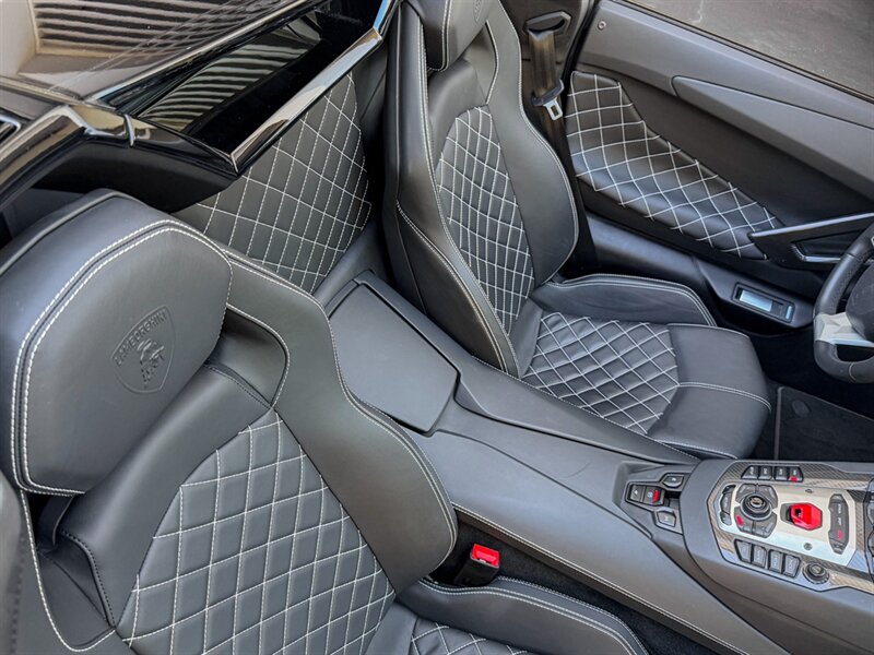 2016 Lamborghini Aventador LP 700-4  Roadster - Photo 35 - Bonita Springs, FL 34134