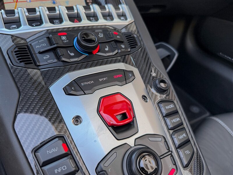 2016 Lamborghini Aventador LP 700-4  Roadster - Photo 20 - Bonita Springs, FL 34134