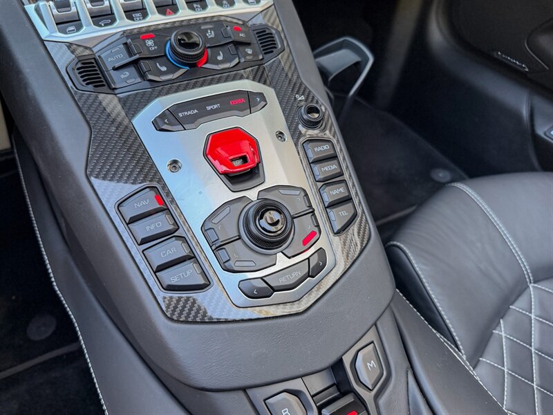 2016 Lamborghini Aventador LP 700-4  Roadster - Photo 22 - Bonita Springs, FL 34134