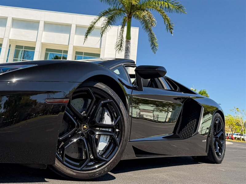 2016 Lamborghini Aventador LP 700-4  Roadster - Photo 12 - Bonita Springs, FL 34134