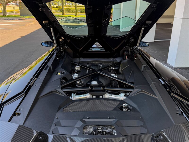 2016 Lamborghini Aventador LP 700-4  Roadster - Photo 39 - Bonita Springs, FL 34134