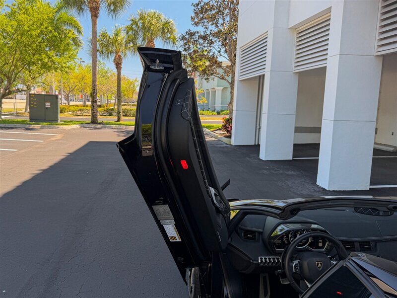 2016 Lamborghini Aventador LP 700-4  Roadster - Photo 25 - Bonita Springs, FL 34134
