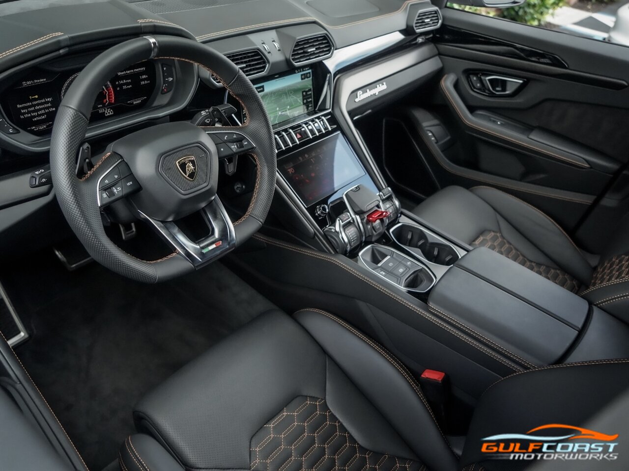 2021 Lamborghini Urus photo 2