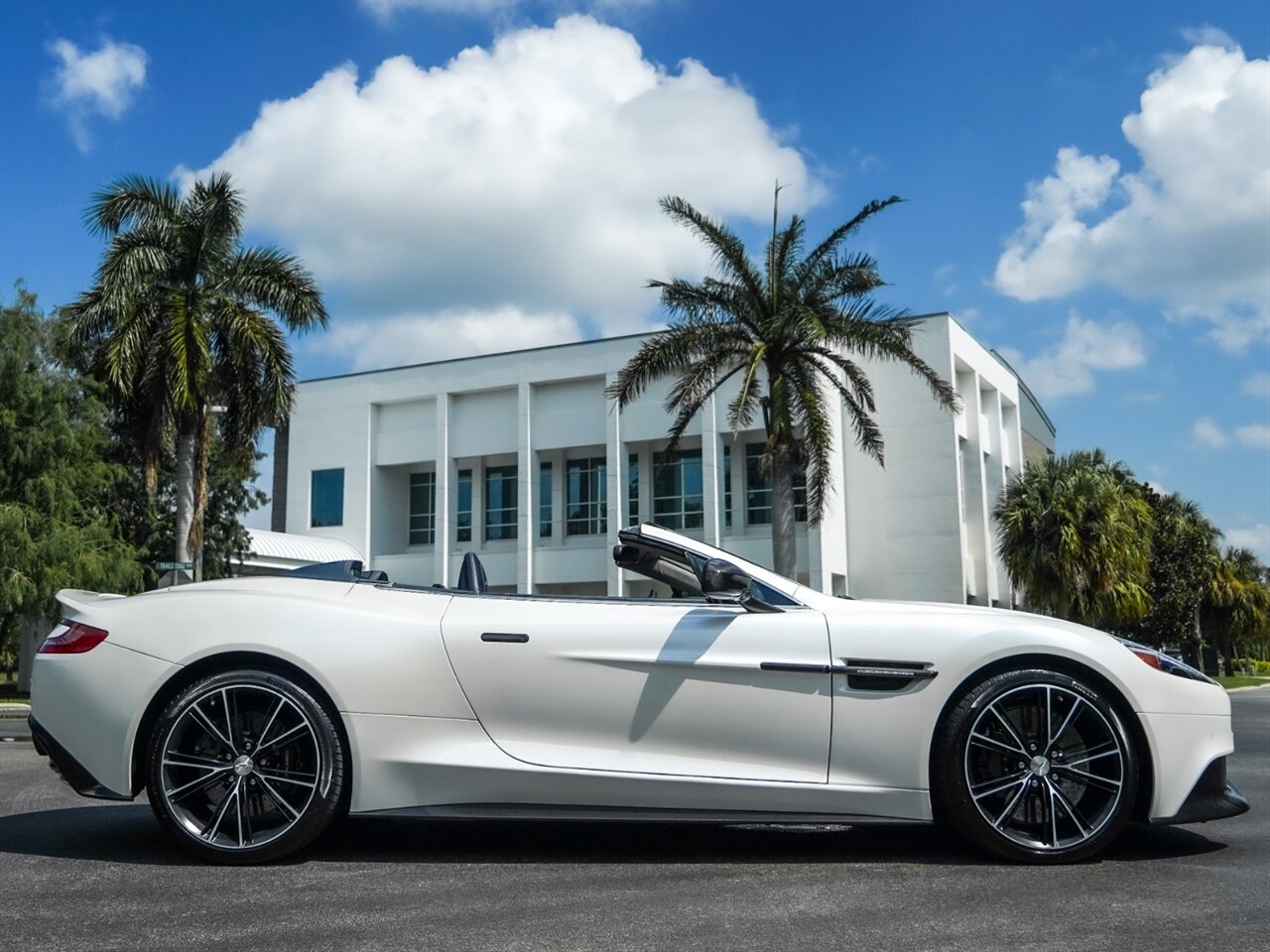 2014 Aston Martin Vanquish Volante   - Photo 43 - Bonita Springs, FL 34134