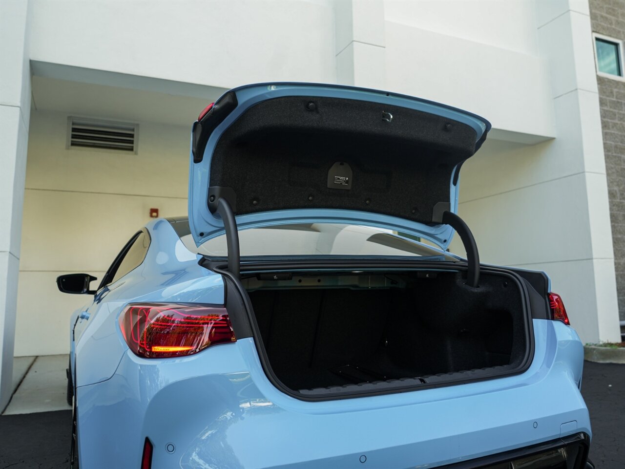 2025 BMW M4 CS   - Photo 51 - Bonita Springs, FL 34134