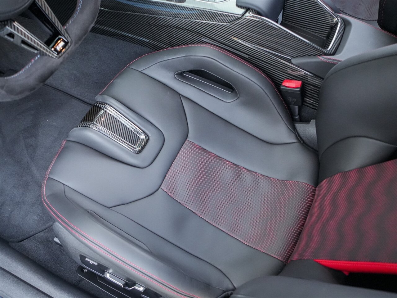 2025 BMW M4 CS   - Photo 31 - Bonita Springs, FL 34134