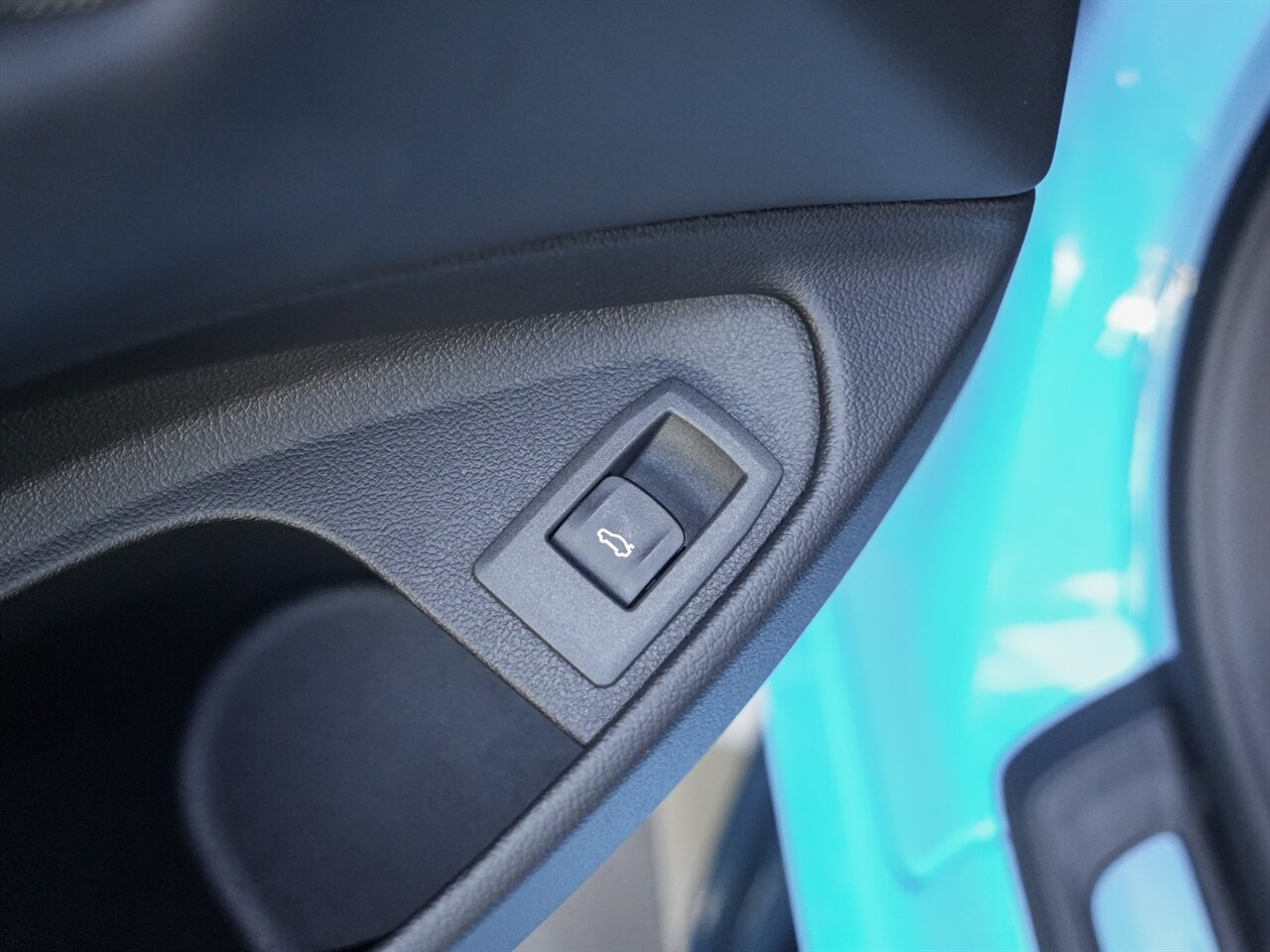 2025 BMW M4 CS   - Photo 36 - Bonita Springs, FL 34134