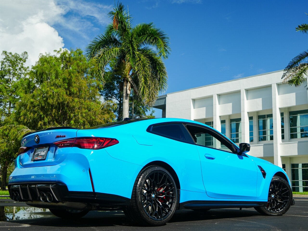 2025 BMW M4 CS   - Photo 70 - Bonita Springs, FL 34134
