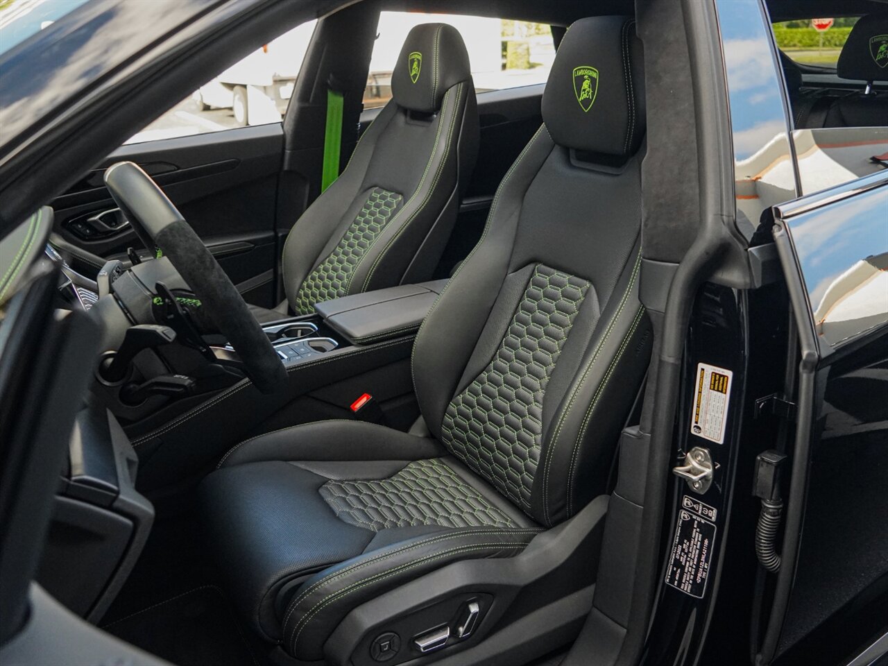 2022 Lamborghini Urus   - Photo 20 - Bonita Springs, FL 34134