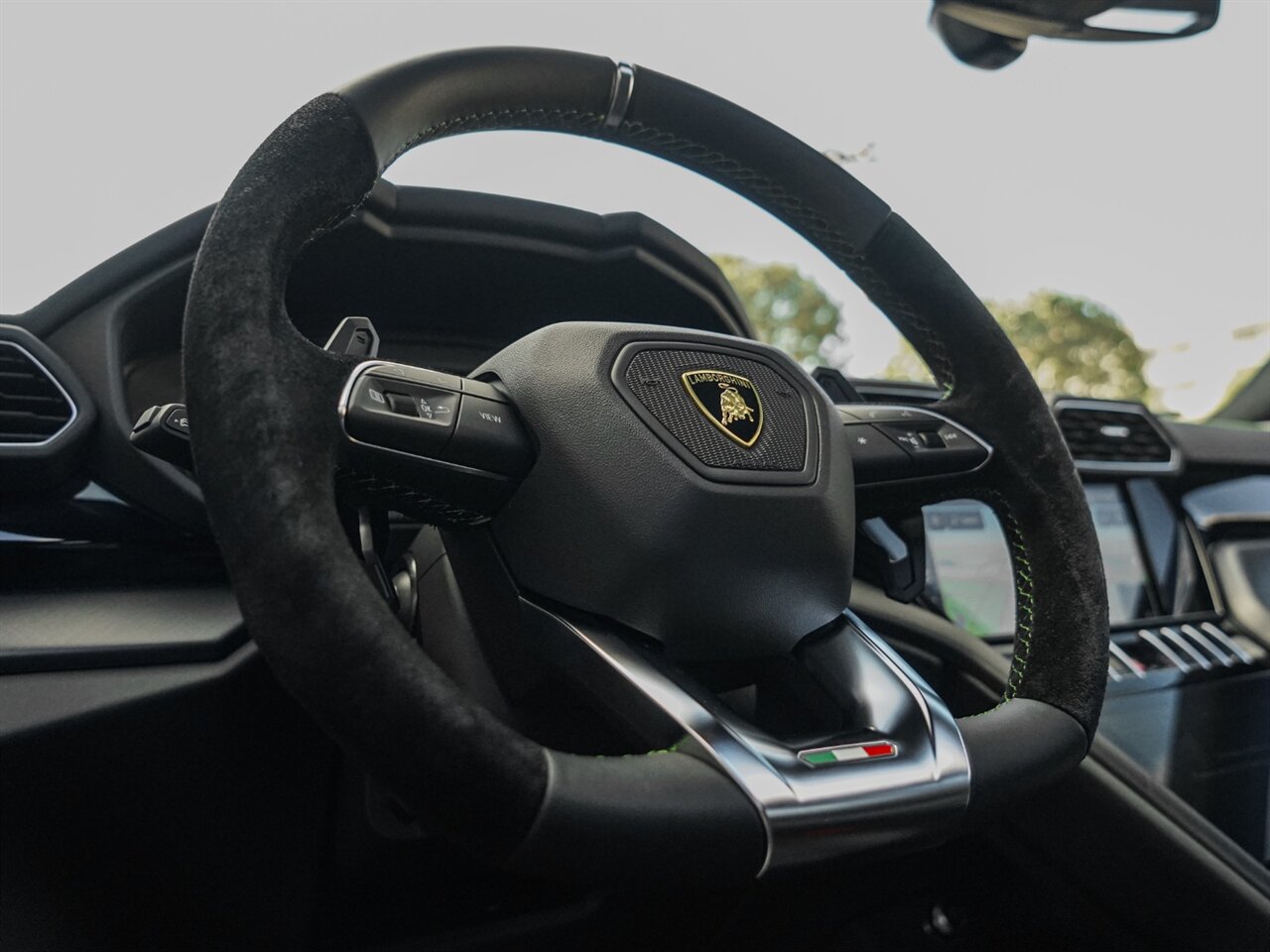 2022 Lamborghini Urus   - Photo 13 - Bonita Springs, FL 34134