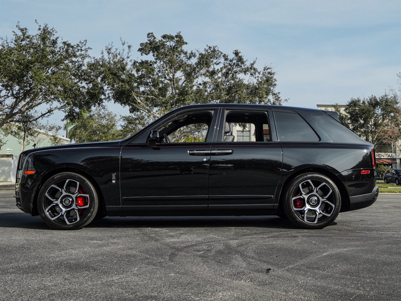 2021 Rolls-Royce Black Badge Cullinan   - Photo 55 - Bonita Springs, FL 34134