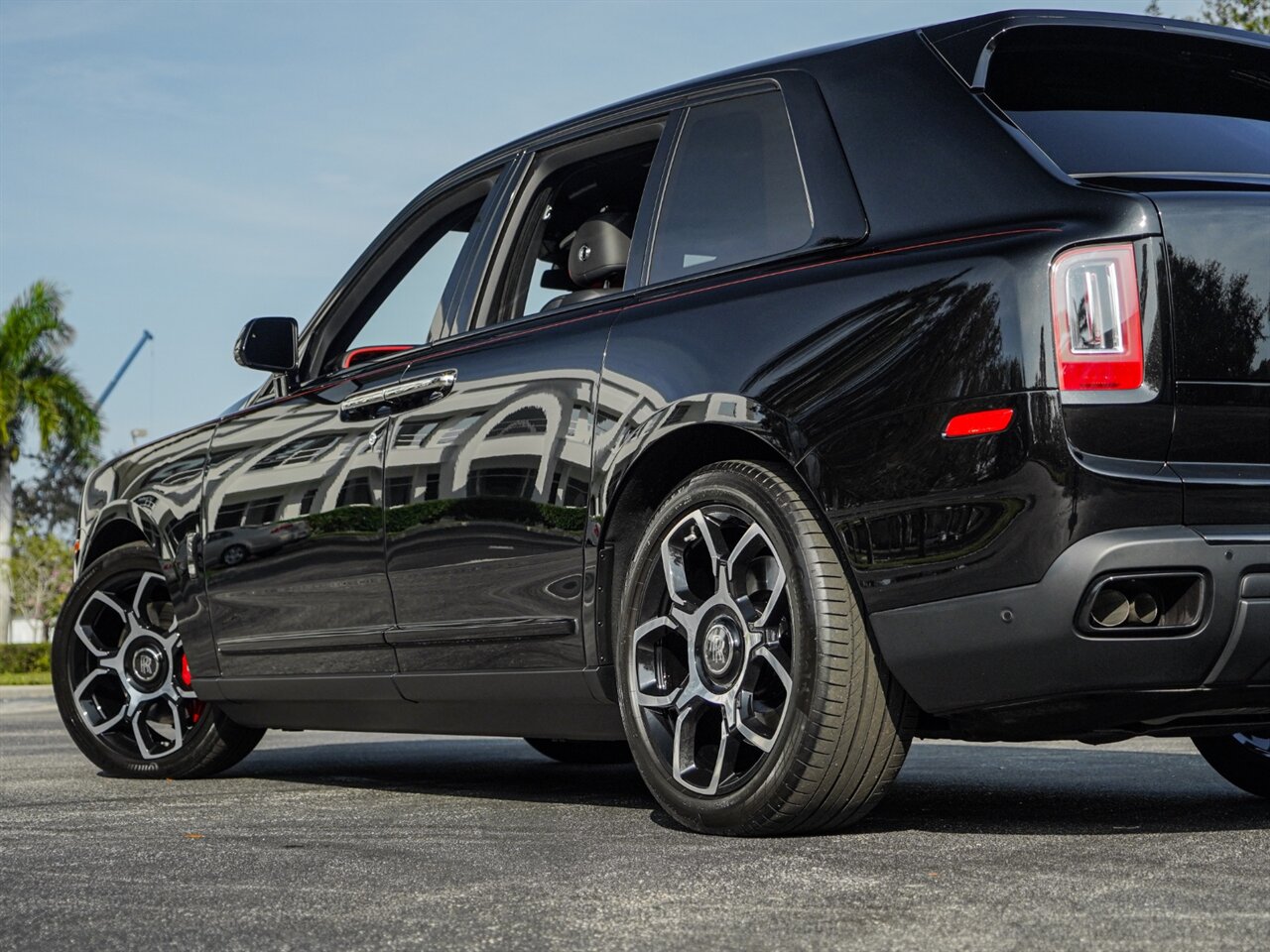 2021 Rolls-Royce Black Badge Cullinan   - Photo 62 - Bonita Springs, FL 34134