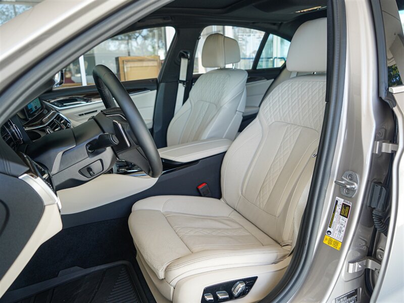 2018 BMW 530i - Photo 16 - Bonita Springs, FL 34134