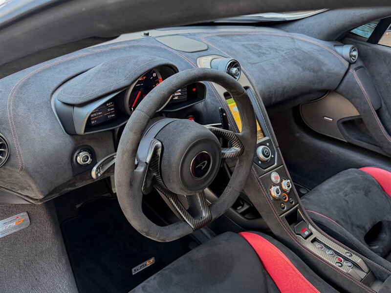 2016 McLaren 675LT   - Photo 32 - Bonita Springs, FL 34134