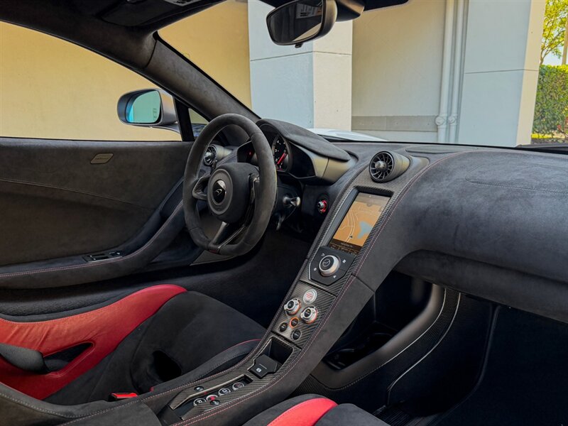 2016 McLaren 675LT   - Photo 36 - Bonita Springs, FL 34134