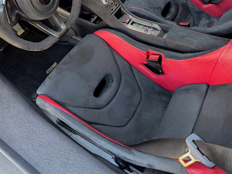 2016 McLaren 675LT   - Photo 25 - Bonita Springs, FL 34134