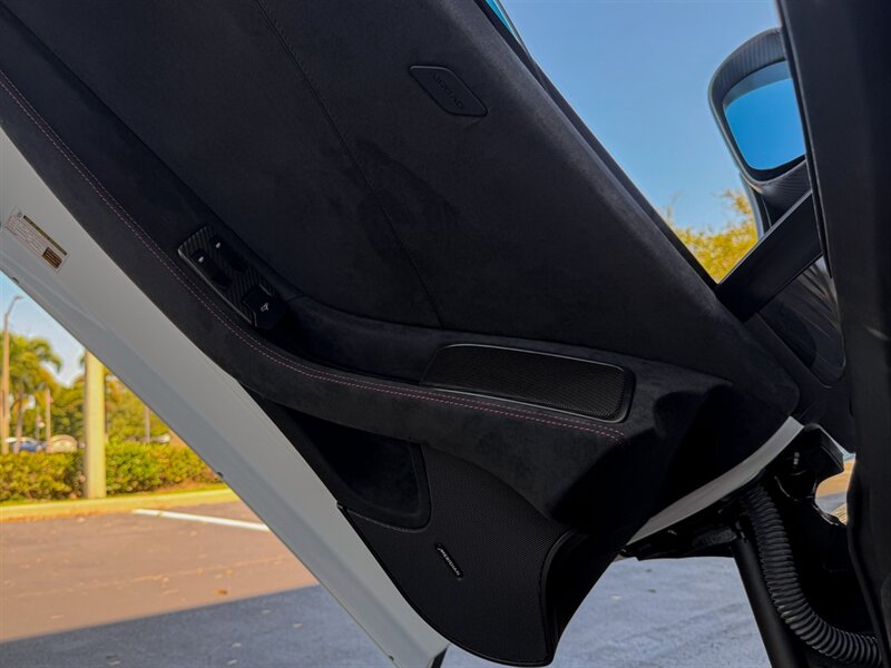 2016 McLaren 675LT   - Photo 29 - Bonita Springs, FL 34134