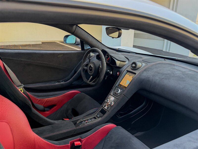 2016 McLaren 675LT   - Photo 31 - Bonita Springs, FL 34134