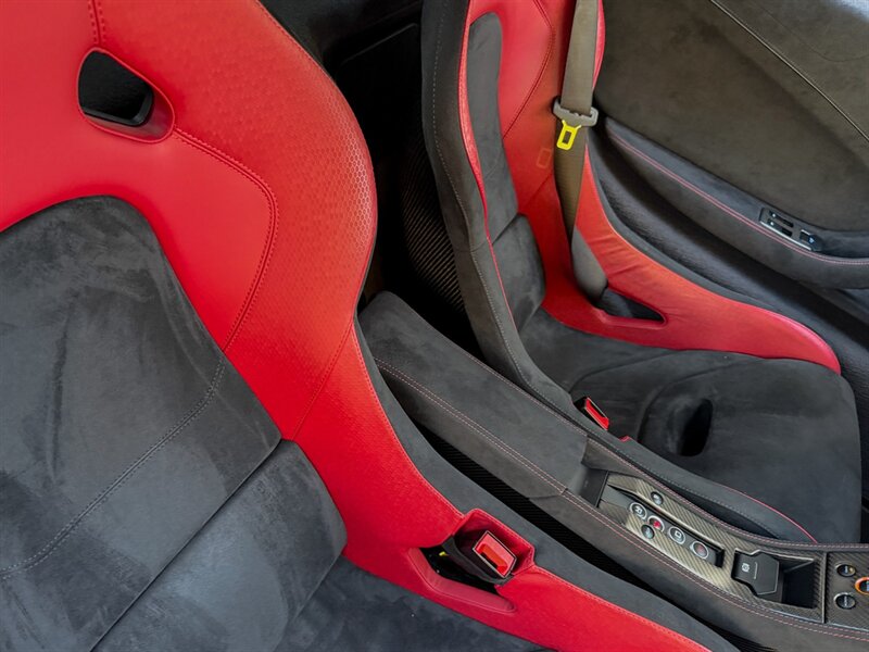 2016 McLaren 675LT   - Photo 35 - Bonita Springs, FL 34134