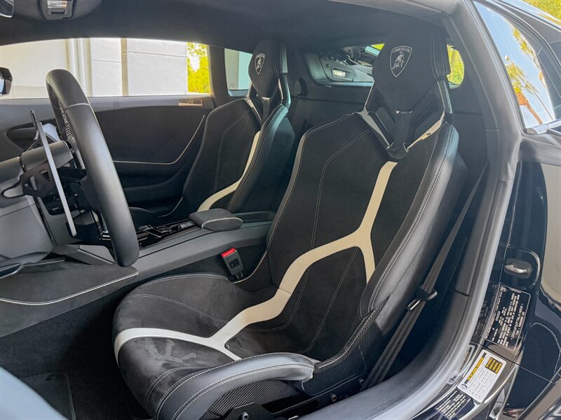 2022 Lamborghini Huracan EVO   - Photo 19 - Bonita Springs, FL 34134