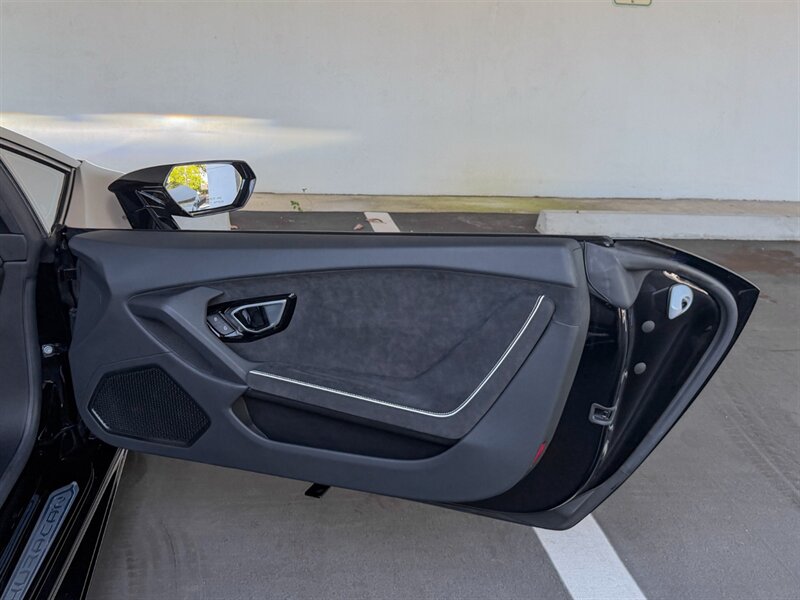 2022 Lamborghini Huracan EVO   - Photo 32 - Bonita Springs, FL 34134