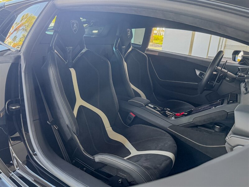 2022 Lamborghini Huracan EVO   - Photo 29 - Bonita Springs, FL 34134