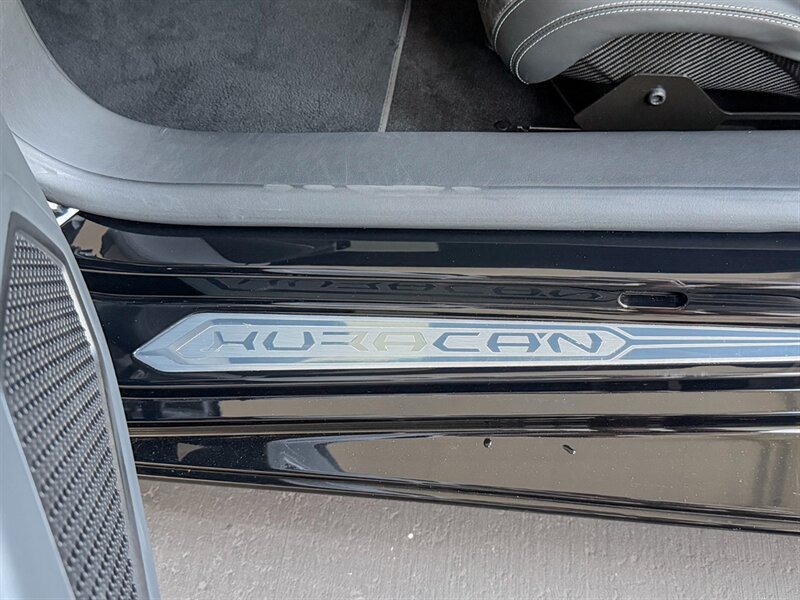 2022 Lamborghini Huracan EVO   - Photo 24 - Bonita Springs, FL 34134