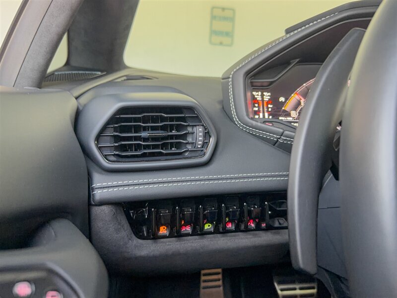 2022 Lamborghini Huracan EVO   - Photo 18 - Bonita Springs, FL 34134