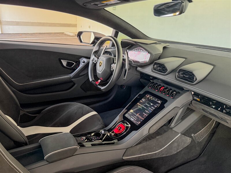 2022 Lamborghini Huracan EVO   - Photo 30 - Bonita Springs, FL 34134