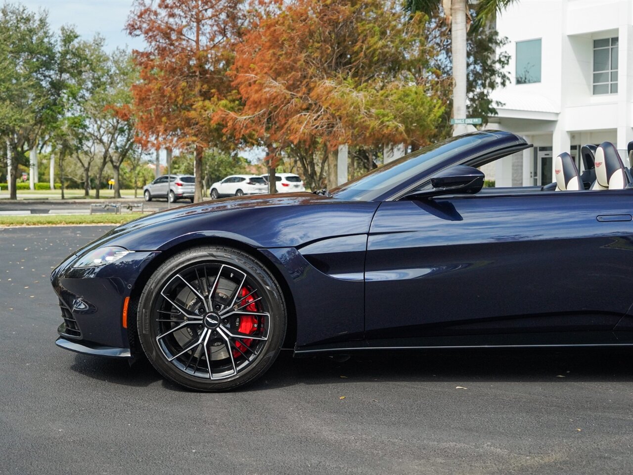 2021 Aston Martin Vantage   - Photo 45 - Bonita Springs, FL 34134