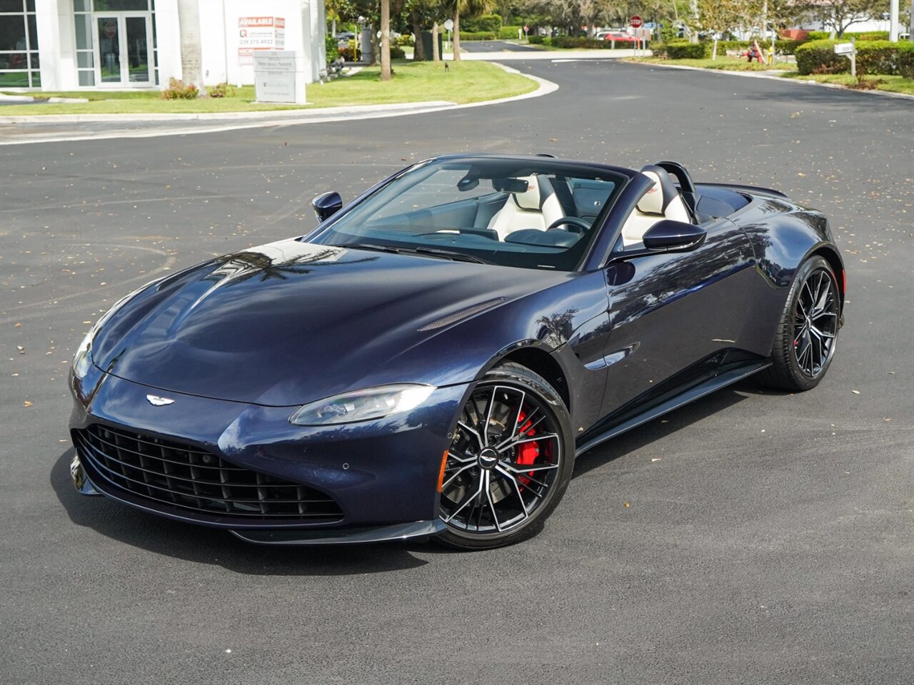 2021 Aston Martin Vantage   - Photo 13 - Bonita Springs, FL 34134