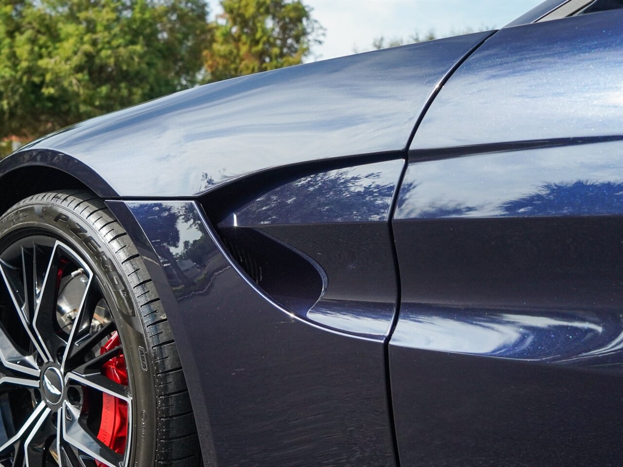 2021 Aston Martin Vantage   - Photo 44 - Bonita Springs, FL 34134