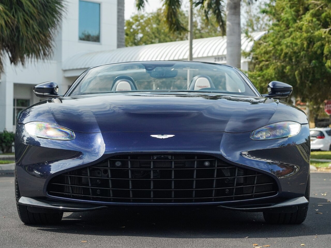 2021 Aston Martin Vantage   - Photo 9 - Bonita Springs, FL 34134