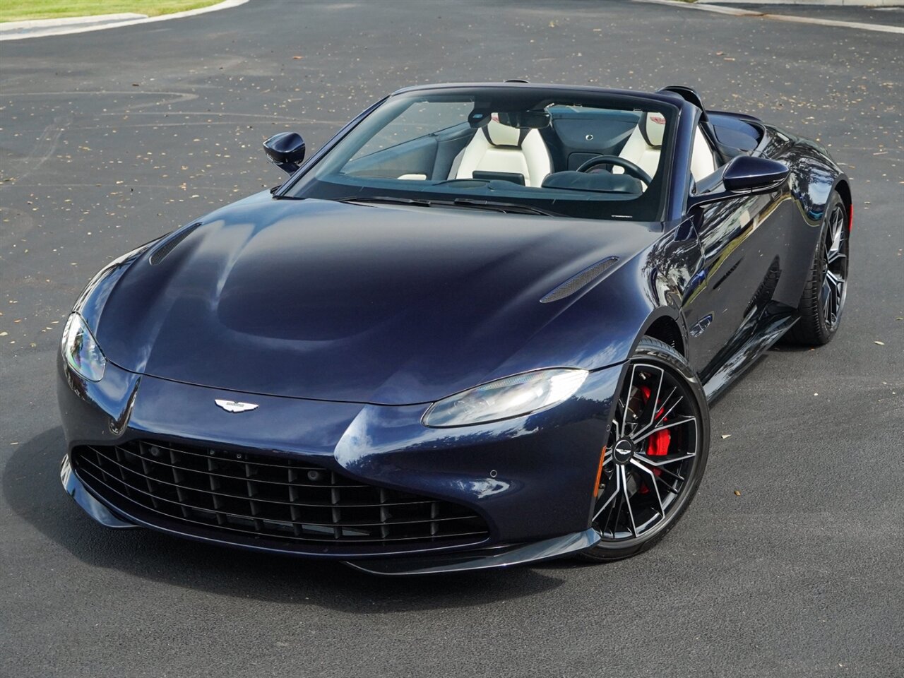 2021 Aston Martin Vantage   - Photo 11 - Bonita Springs, FL 34134