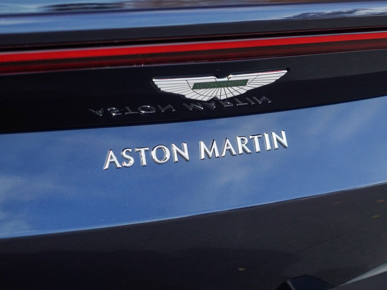 2021 Aston Martin Vantage   - Photo 59 - Bonita Springs, FL 34134