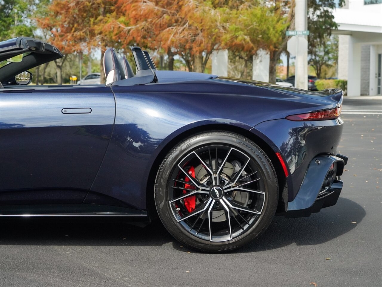 2021 Aston Martin Vantage   - Photo 47 - Bonita Springs, FL 34134