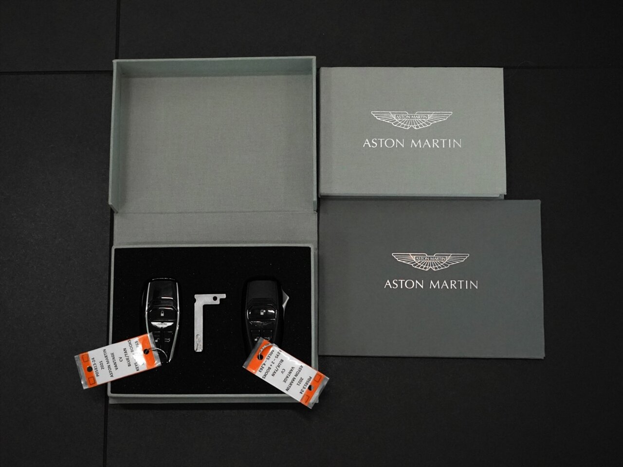 2021 Aston Martin Vantage   - Photo 6 - Bonita Springs, FL 34134