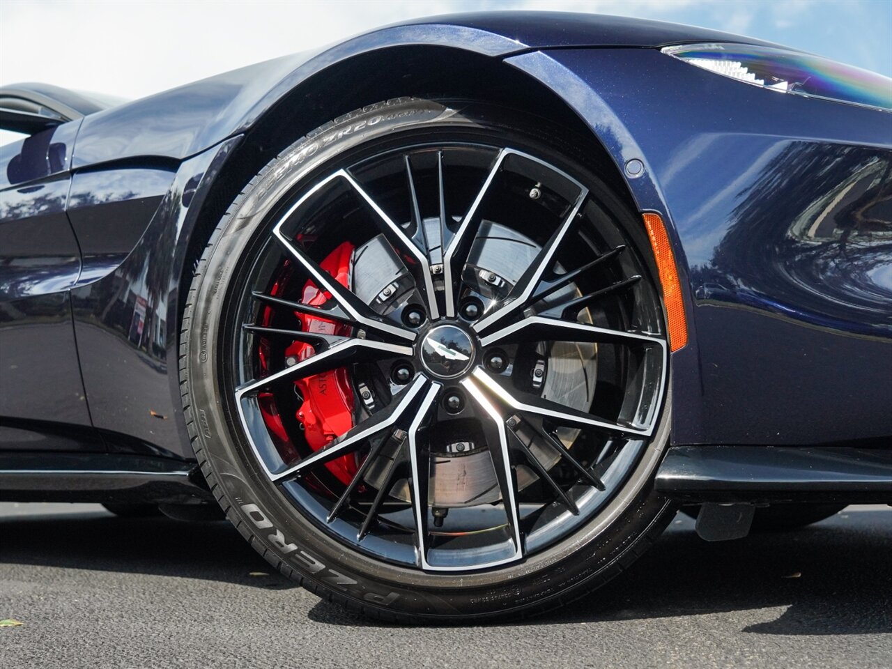 2021 Aston Martin Vantage   - Photo 74 - Bonita Springs, FL 34134