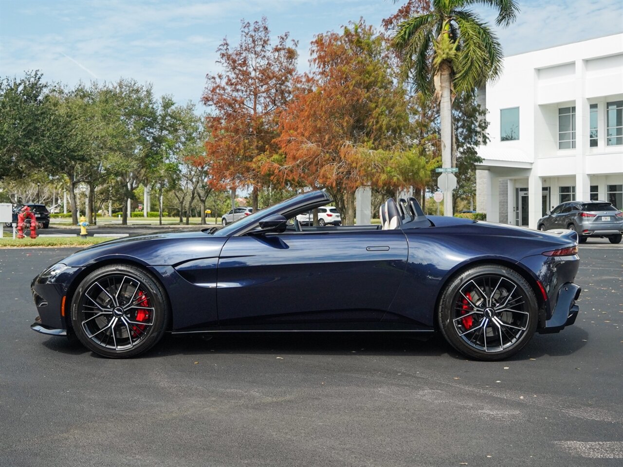 2021 Aston Martin Vantage   - Photo 43 - Bonita Springs, FL 34134