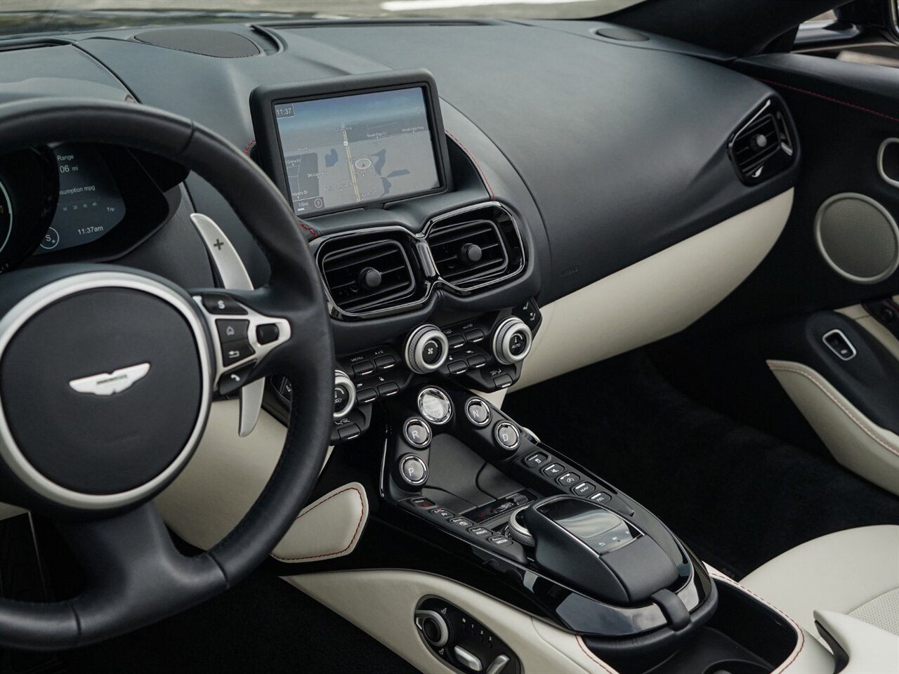 2021 Aston Martin Vantage   - Photo 18 - Bonita Springs, FL 34134