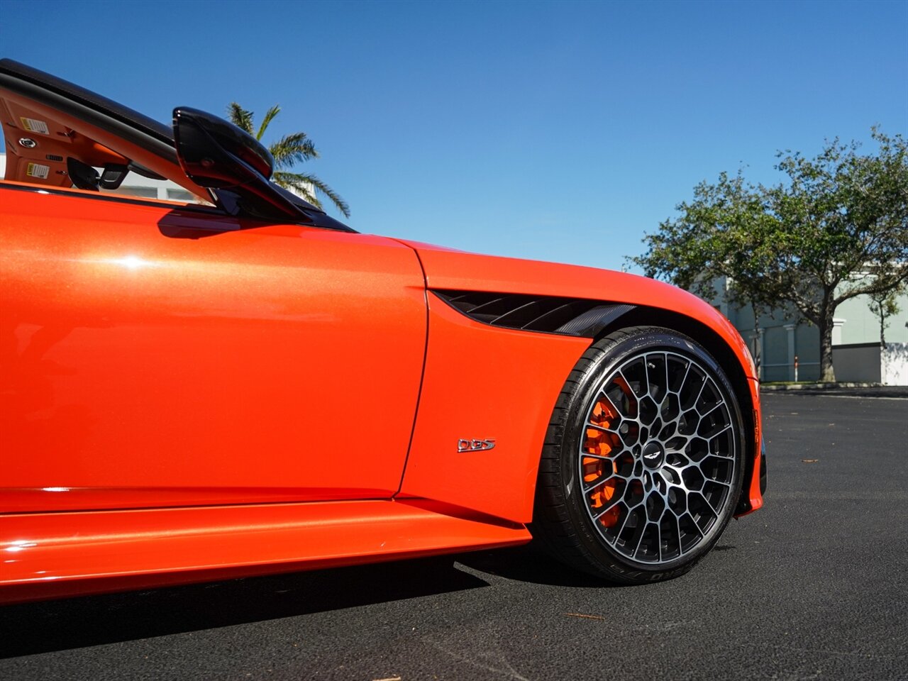 2023 Aston Martin DBS 770 Ultimate Volante   - Photo 73 - Bonita Springs, FL 34134