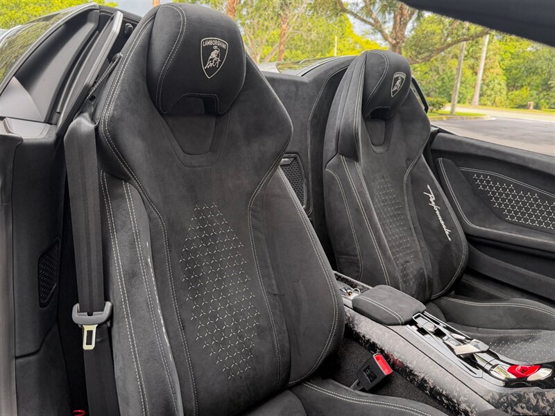 2019 Lamborghini Huracan LP 640-4 Performante Spyd - Photo 32 - Bonita Springs, FL 34134