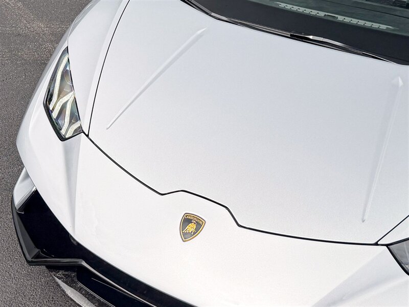 2019 Lamborghini Huracan LP 640-4 Performante Spyd - Photo 4 - Bonita Springs, FL 34134