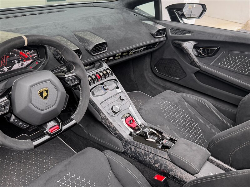 2019 Lamborghini Huracan LP 640-4 Performante Spyd - Photo 15 - Bonita Springs, FL 34134